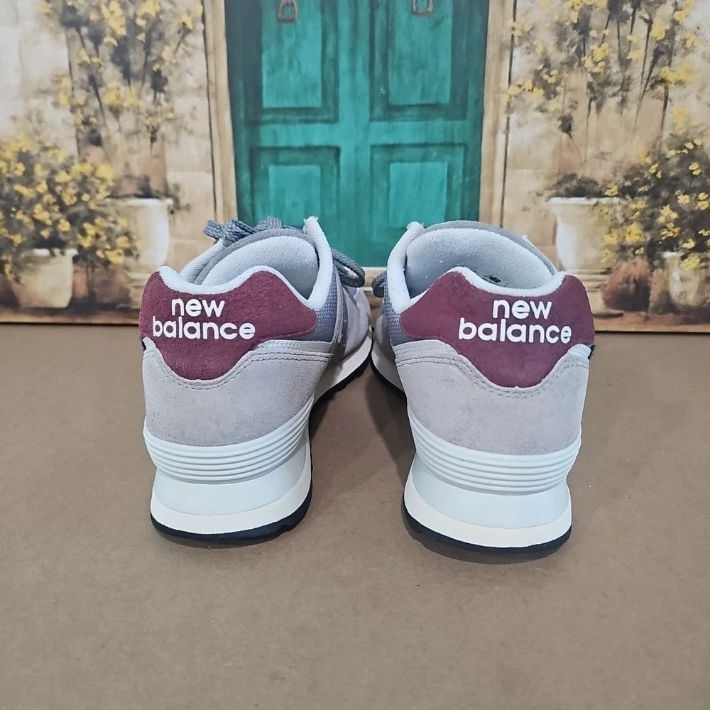 New Balance 574 Lace Up  Mens Size 10 Women's 11.5 Sneakers Casual Shoes U574KBR